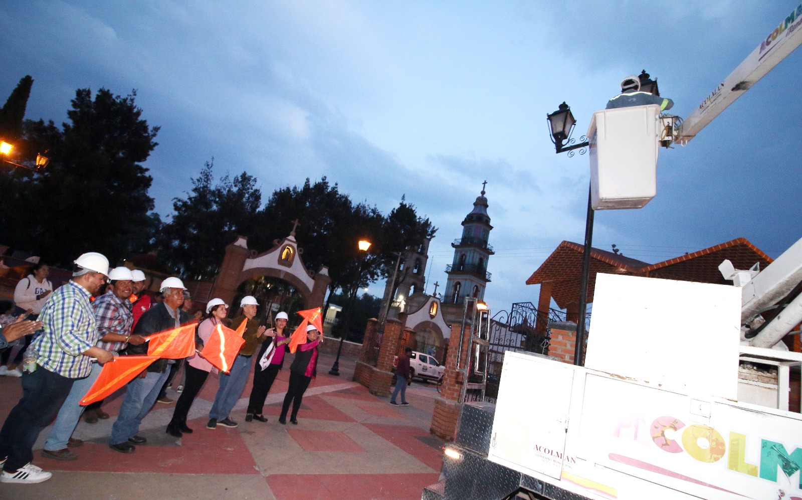 Imagen de Inician y entregan obras durante gira de trabajo en Chipiltepec, Acolman
