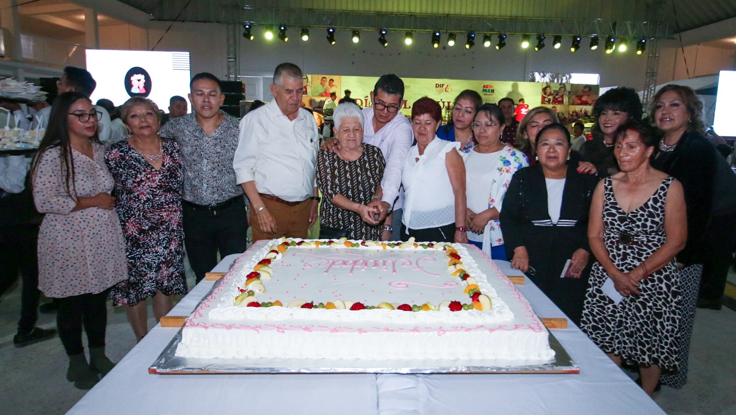 Imagen de Celebra DIF Acolman a los abuelitos por su día