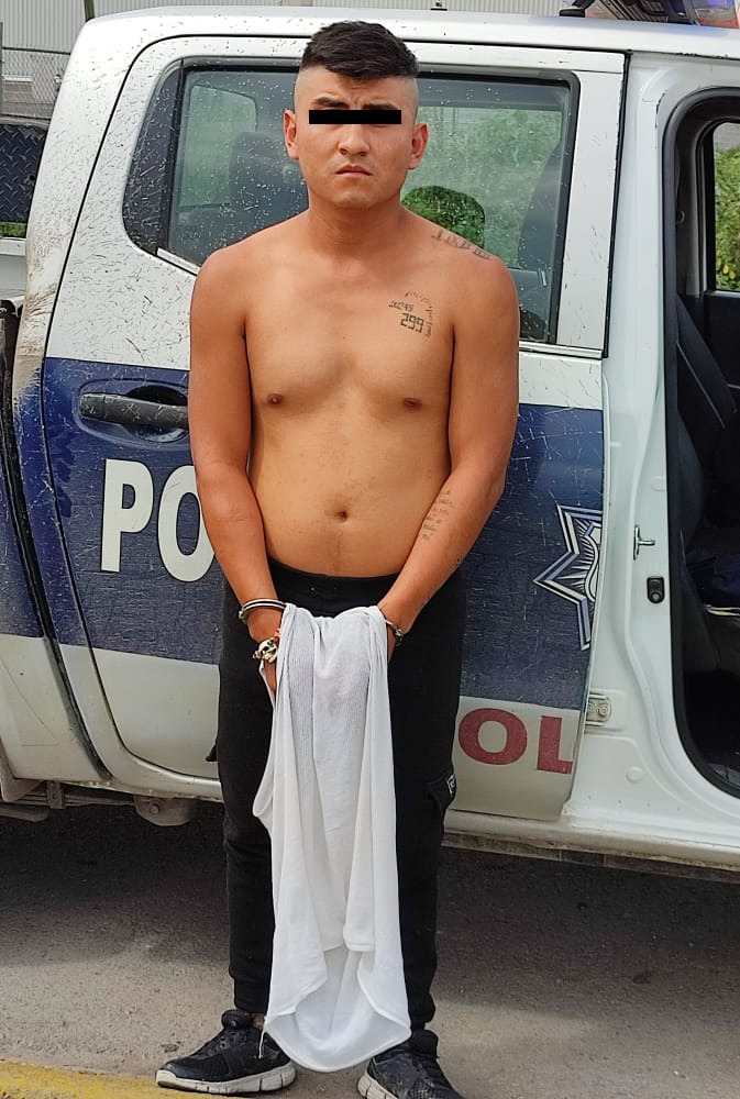Imagen de Policías de Acolman detienen a un sujeto por robo de vehículo que tenía orden de aprehensión en su contra