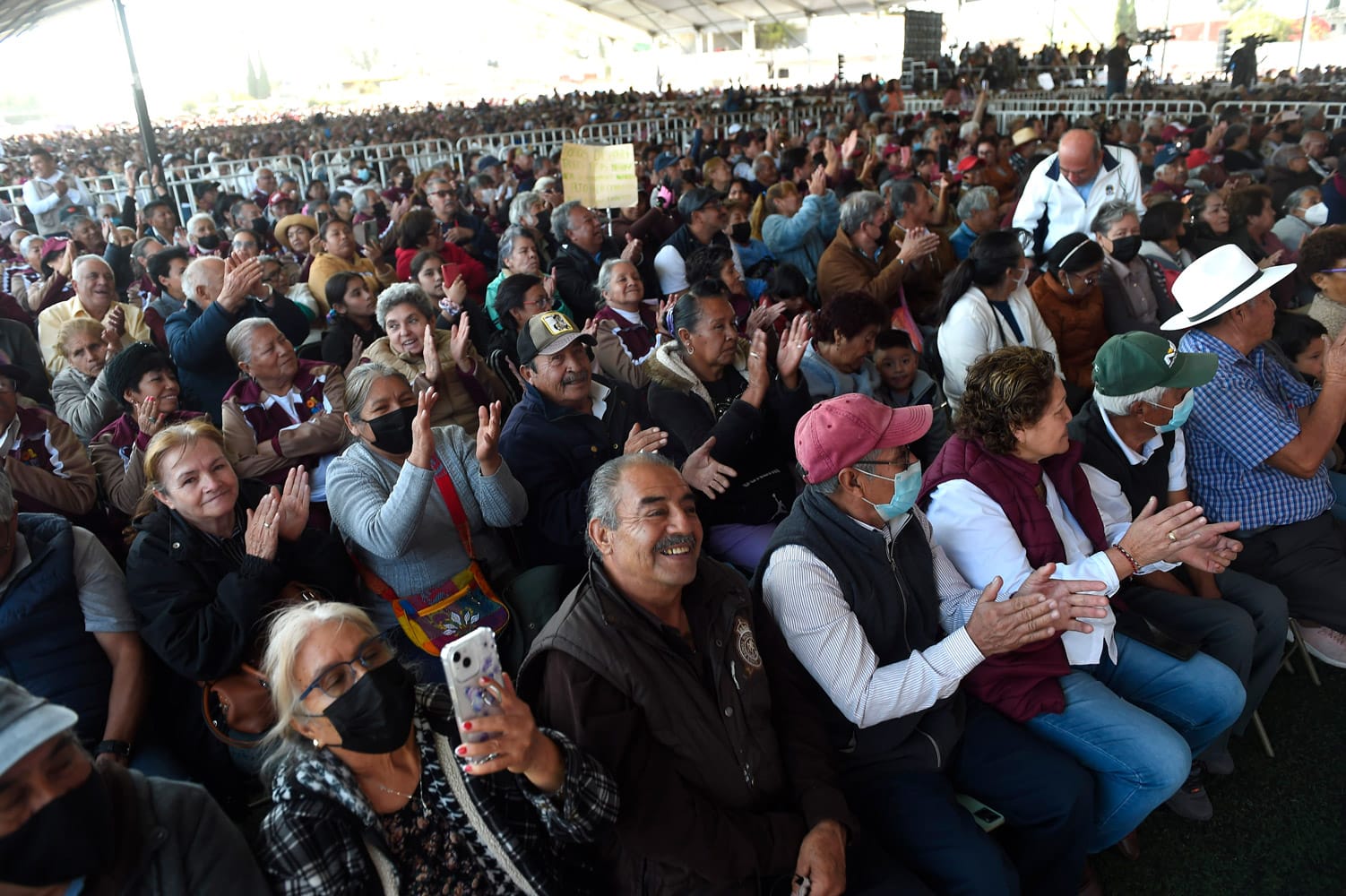 Imagen de AMLO visita Acolman durante gira de trabajo