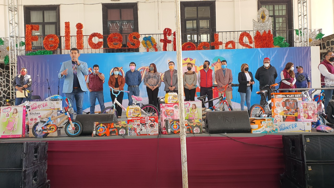 Sistema Municipal DIF de Acolman realiza festival del Día de Reyes en la cabecera