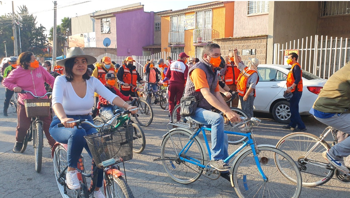 Acolmenses rodaron en bici y caminaron por el “Día Naranja”